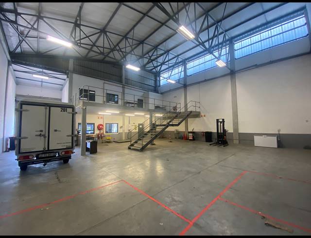 404M² WAREHOUSE TO LET IN AIRPORT INDUSTRIA